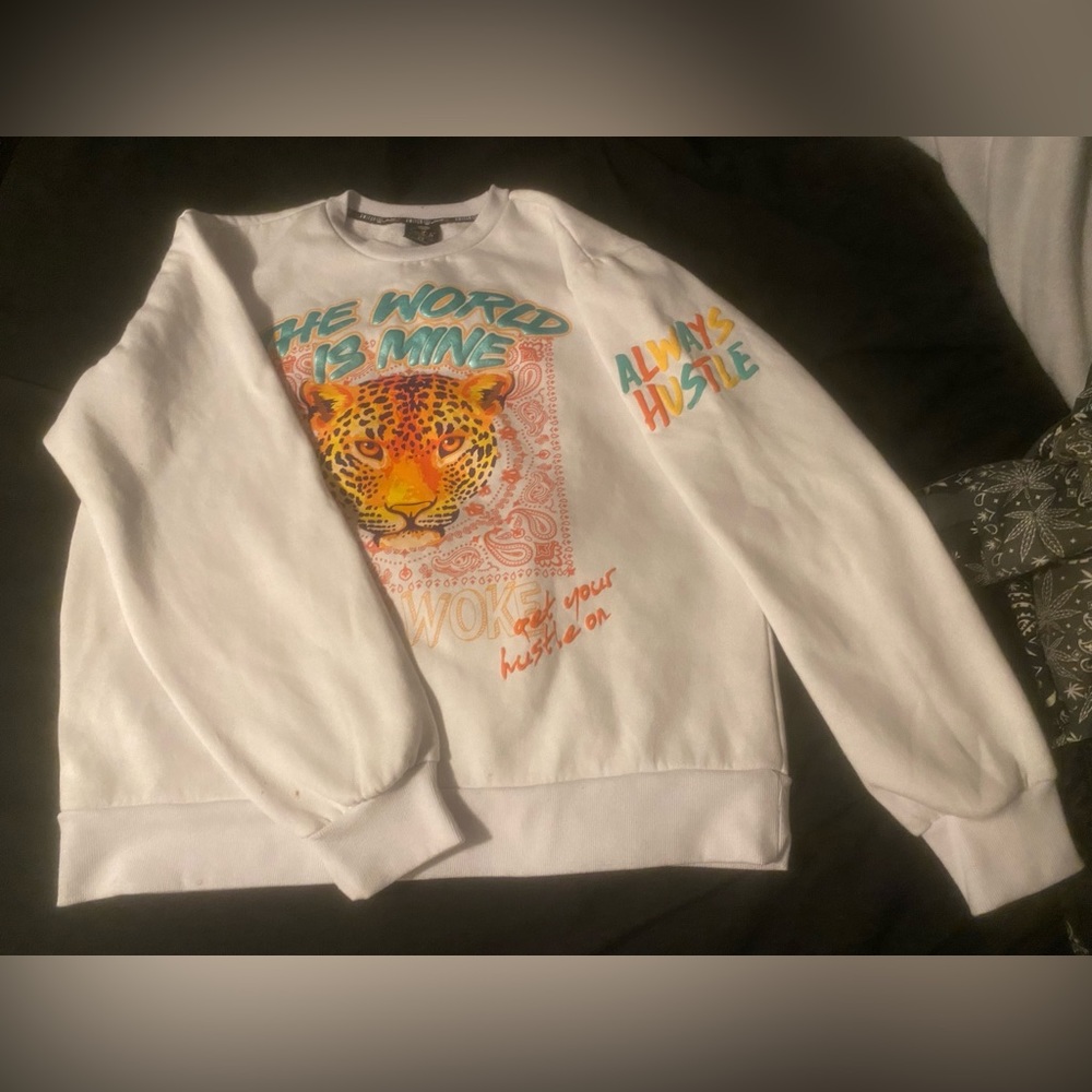 Size XXL. Switch Remarkable Brand Motivational Graphic Crew